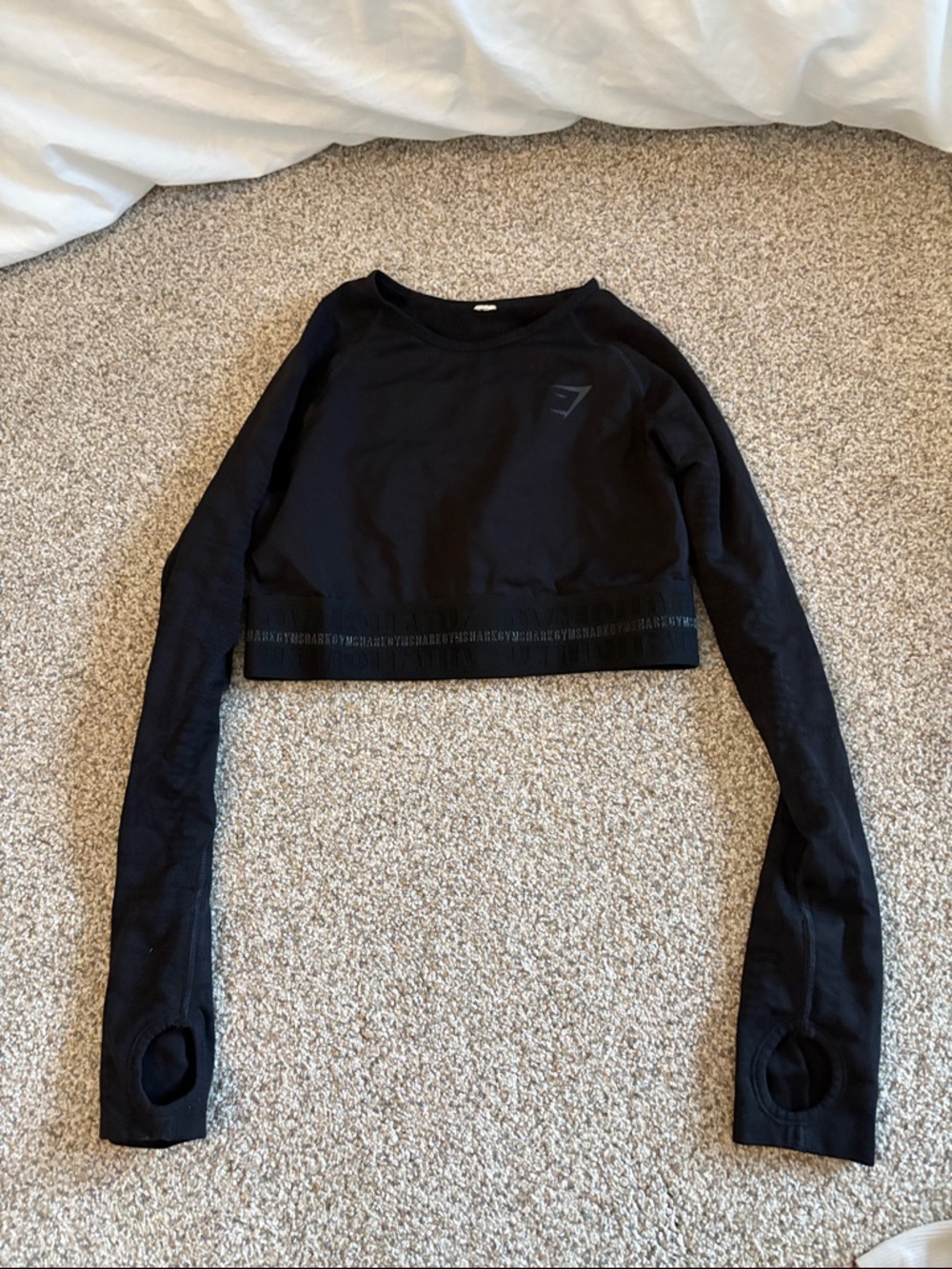 Gymshark Black Cropped Long Sleeve Pullover